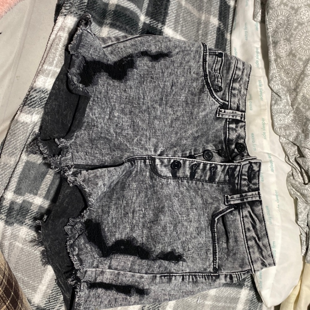Indigo rein black shorts